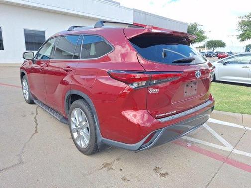 2022 Toyota Highlander Hybrid Limited