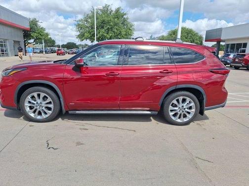 2022 Toyota Highlander Hybrid Limited