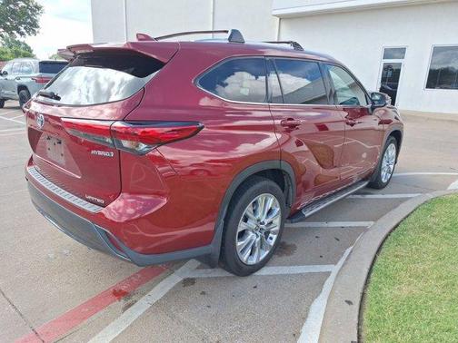 2022 Toyota Highlander Hybrid Limited