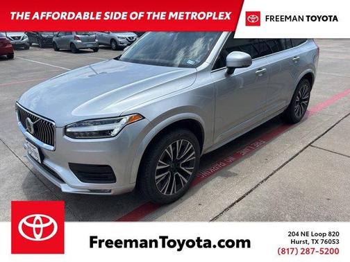 2022 Volvo XC90 T5 Momentum 7 Passenger
