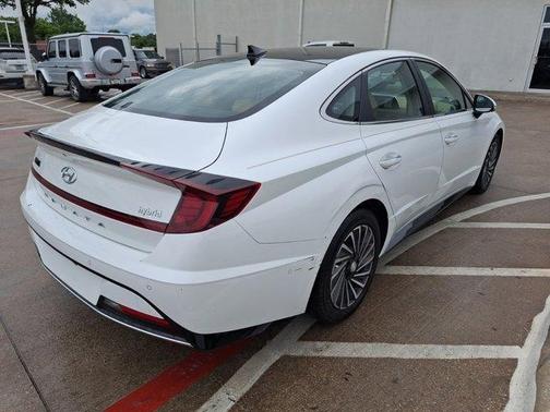 2022 Hyundai SONATA Hybrid Limited