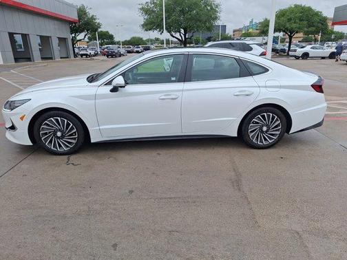 2022 Hyundai SONATA Hybrid Limited