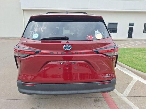 2021 Toyota Sienna XLE