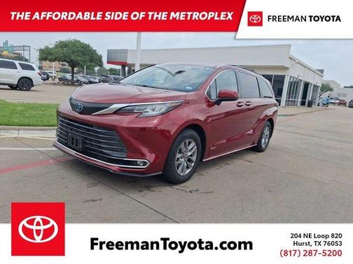 2021 Toyota Sienna XLE