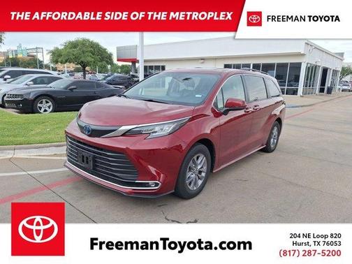 2023 Toyota Sienna XLE