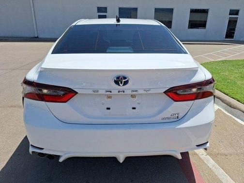 2024 Toyota Camry Hybrid SE