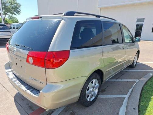 2010 Toyota Sienna XLE