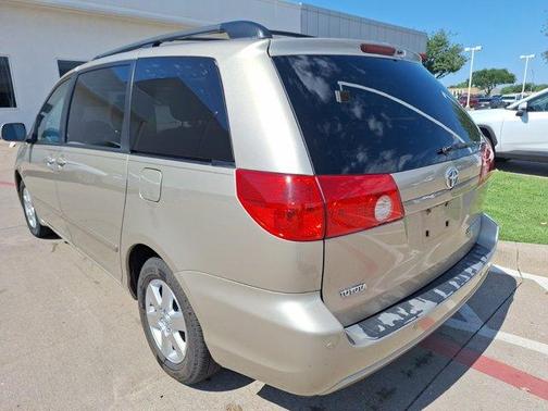 2010 Toyota Sienna XLE