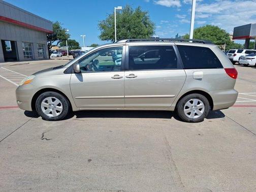 2010 Toyota Sienna XLE