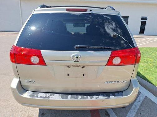 2010 Toyota Sienna XLE
