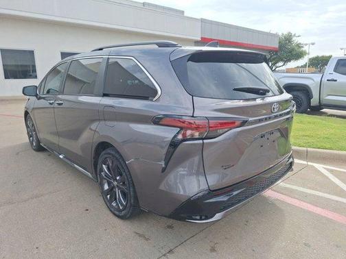 2022 Toyota Sienna XSE 7 Passenger