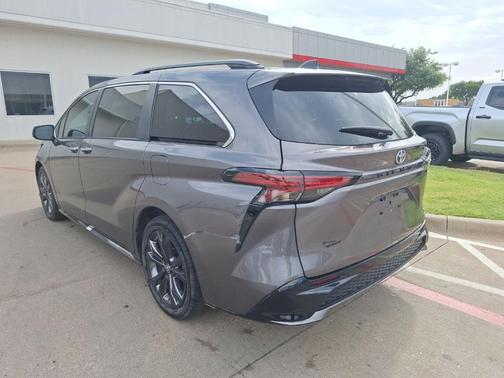 2022 Toyota Sienna XSE 7 Passenger