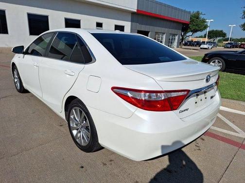 2016 Toyota Camry Hybrid XLE