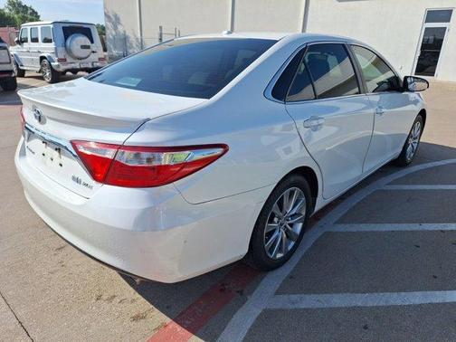 2016 Toyota Camry Hybrid XLE