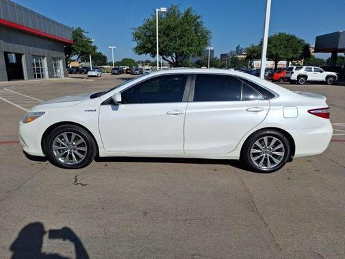 2016 Toyota Camry Hybrid XLE