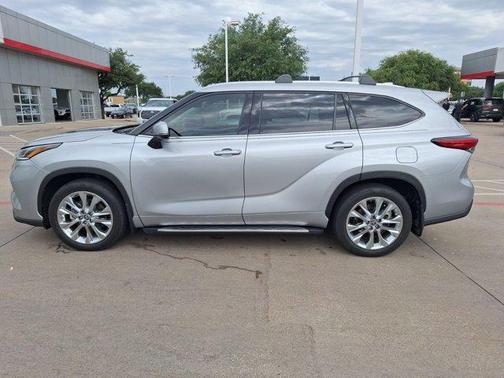 2022 Toyota Highlander Hybrid Limited