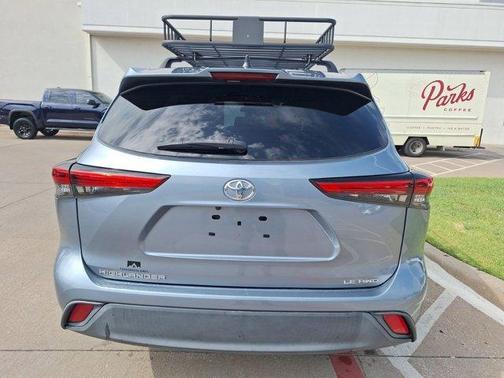 2022 Toyota Highlander LE