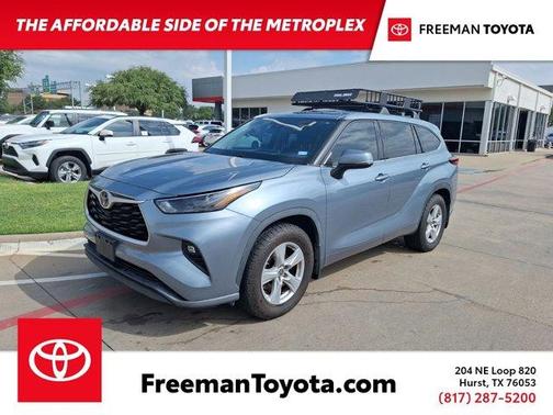2022 Toyota Highlander LE