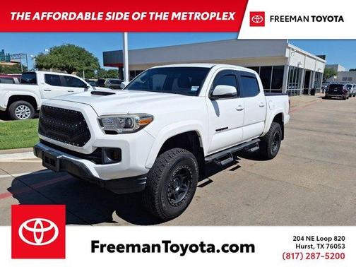 2017 Toyota Tacoma TRD Sport