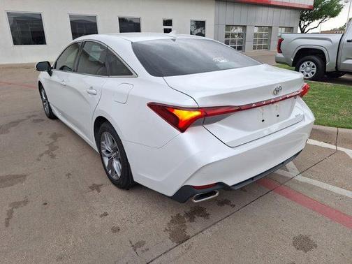 2019 Toyota Avalon XLE