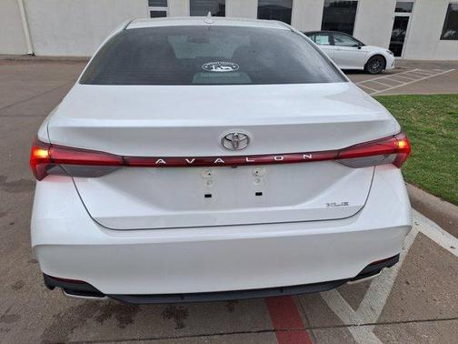 2019 Toyota Avalon XLE