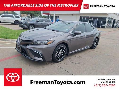 2024 Toyota Camry SE