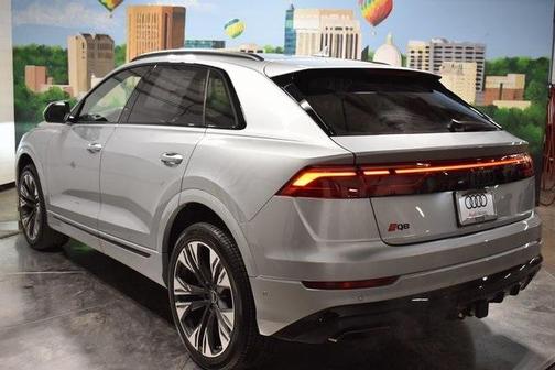 2025 Audi Q8 55 Premium