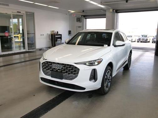 White 2026 Audi Q5 PLUS