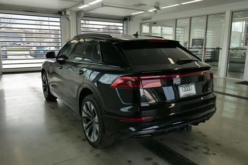 Mythos Black Metallic 2026 Audi Q8 55 Premium