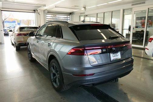 Samurai Gray Metallic 2026 Audi Q8 55 Premium