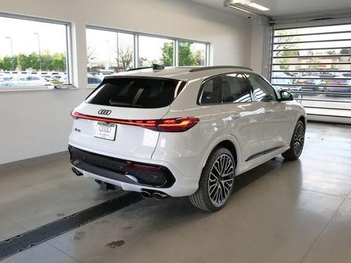 Glacier White Metallic 2026 Audi SQ5 3.0T Prestige