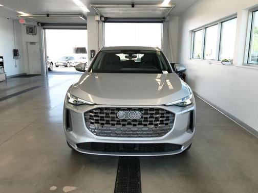 Florett Silver Metallic 2026 Audi Q5 PLUS