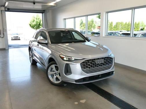 Florett Silver Metallic 2026 Audi Q5 PLUS