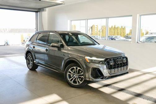 Samurai Gray Metallic 2026 Audi Q7 55