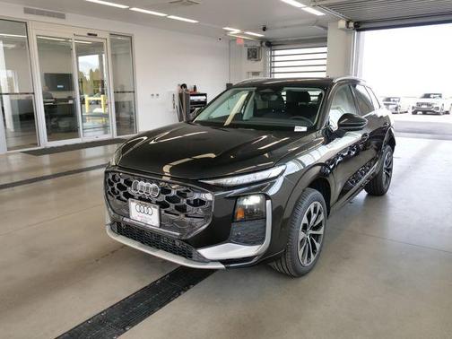 Mythos Black Metallic 2026 Audi Q3 S line