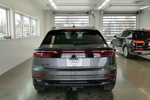 Daytona Gray Pearl 2026 Audi Q8 55 Premium