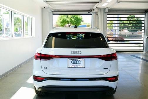 2025 Audi Q6 e-tron Premium
