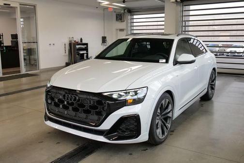 Glacier White Metallic 2026 Audi Q8 55 Premium