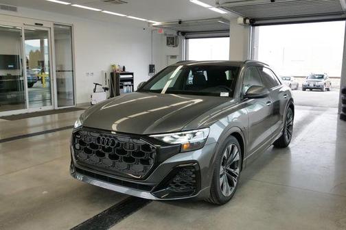Daytona Gray Pearl 2026 Audi Q8 55 Premium