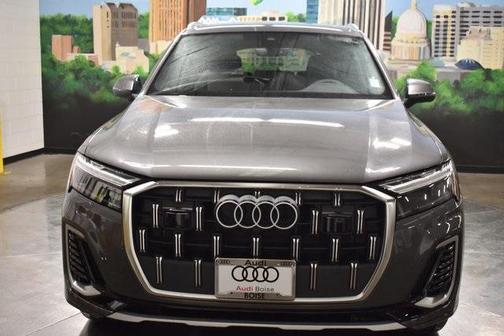 2025 Audi Q7 55 Premium Plus