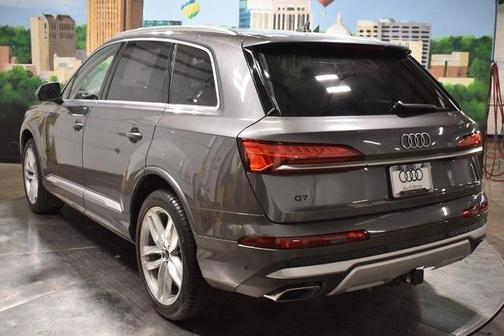 2025 Audi Q7 55 Premium Plus
