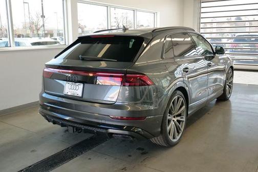 Daytona Gray Pearl 2026 Audi Q8 55 Premium