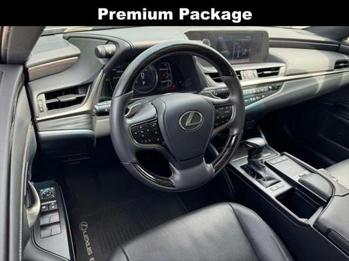2020 Lexus ES 300h Base