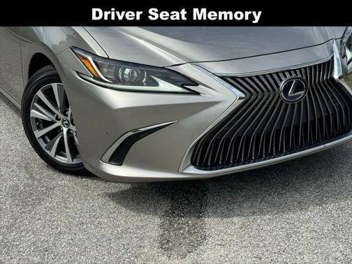 2020 Lexus ES 300h Base