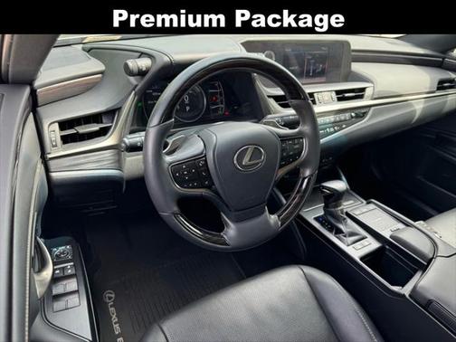 2020 Lexus ES 300h Base