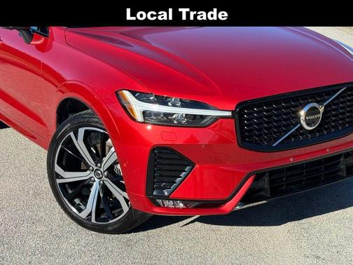 2025 Volvo XC60 B5 Ultra