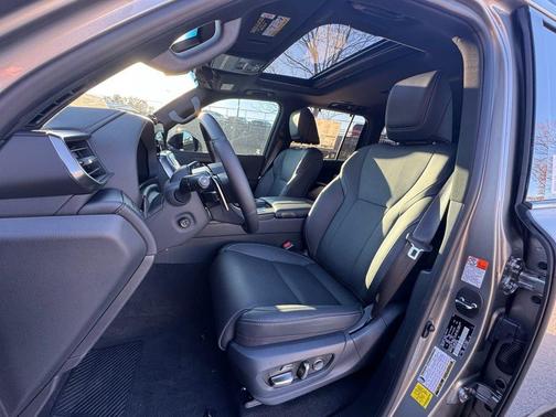 2025 Lexus LX 700h LX 700h LUXURY