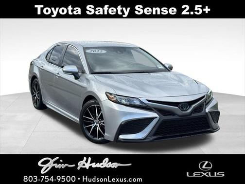 2022 Toyota Camry Hybrid SE