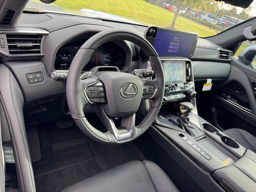 2025 Lexus LX 600 Luxury