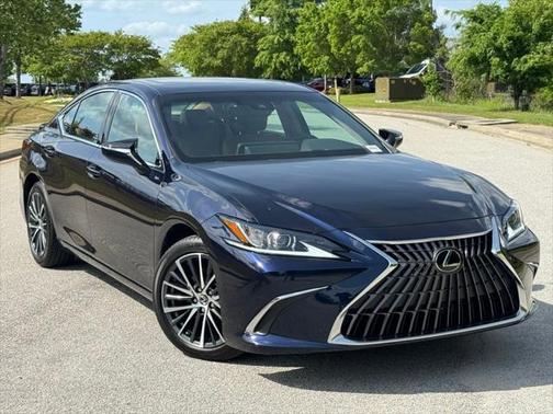 2023 Lexus ES 300h Base